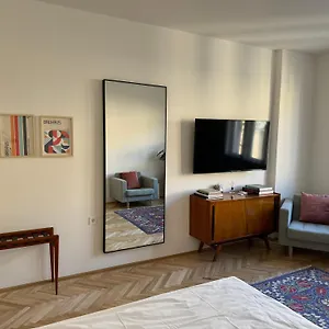 5 , Budapest Hongrie